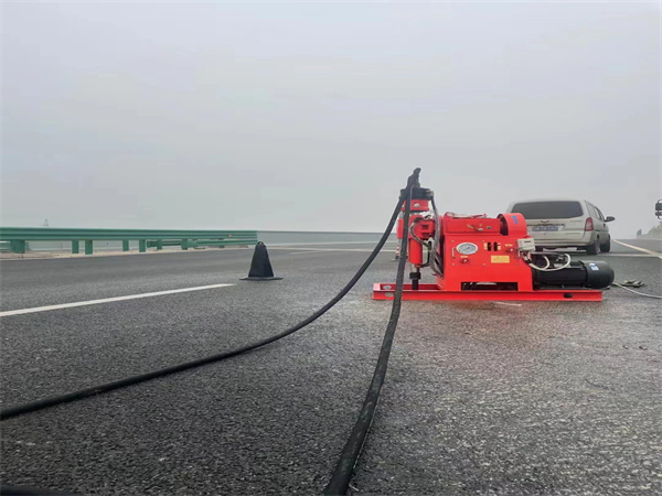 方城马路路基路面开裂下沉注浆加固灌浆